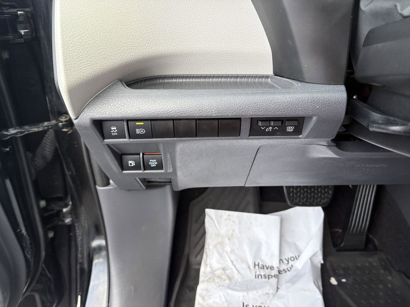 Used 2021 Toyota Sienna LE image 13