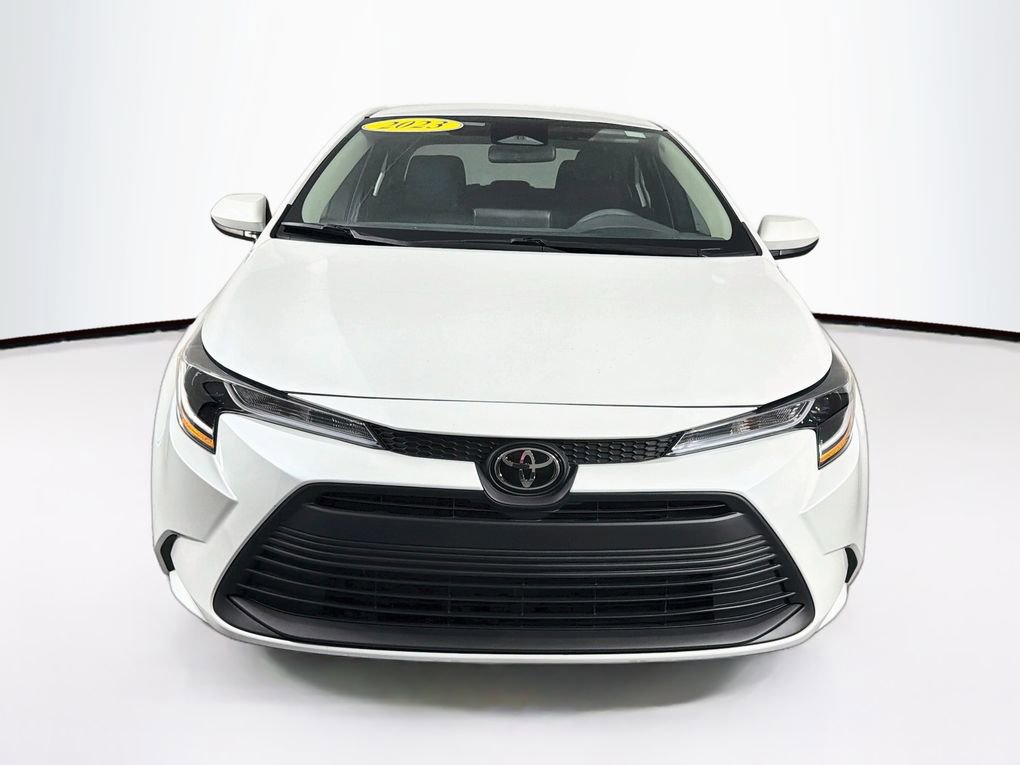 Used 2023 Toyota Corolla LE FWD image 2