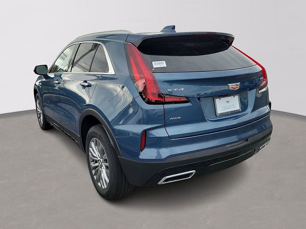 Used 2025 Cadillac XT4 Premium Luxury w/ Cold Weather Package AWD/4WD image 3