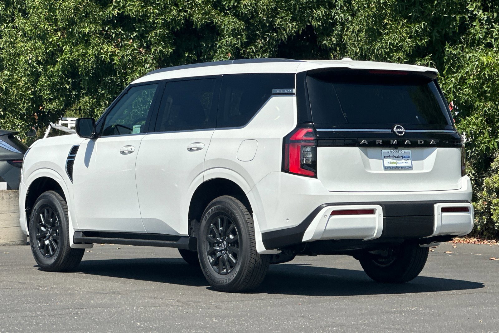 New 2026 Nissan Armada SV image 6