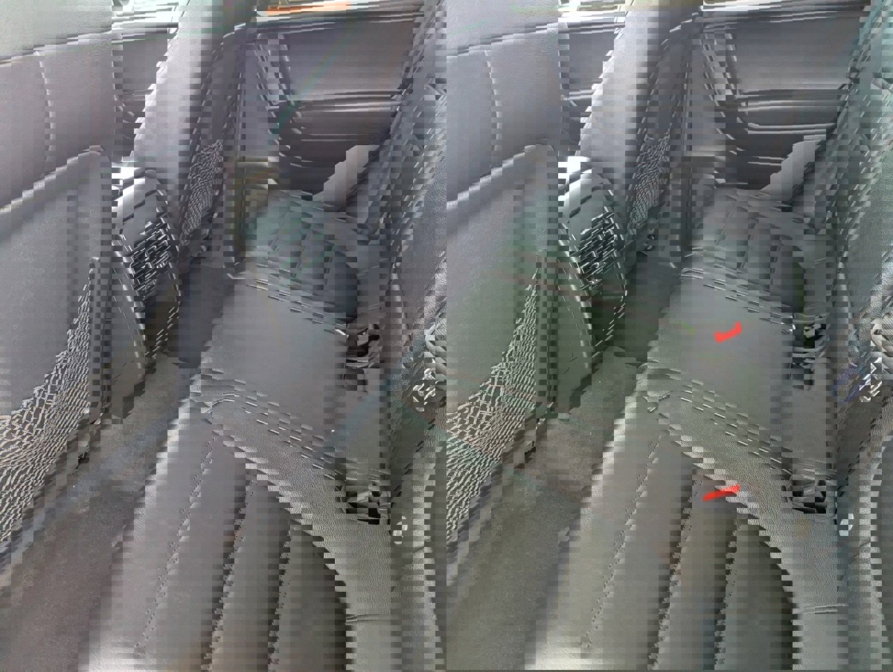 Used 2014 Volkswagen Touareg TDI image 15