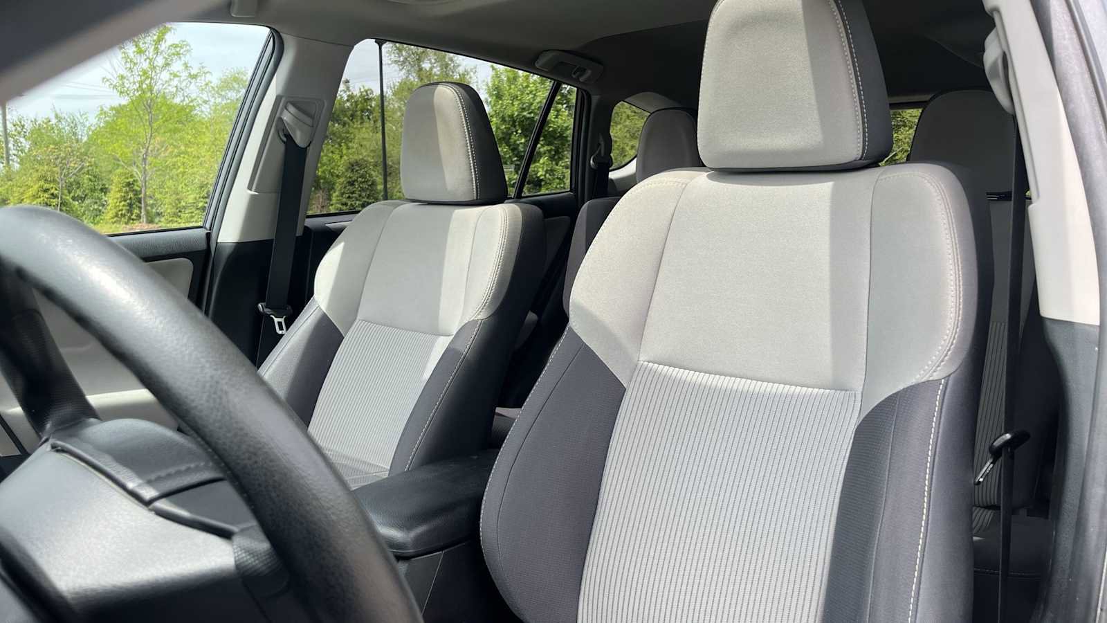 Used 2015 Toyota RAV4 XLE AWD/4WD image 23