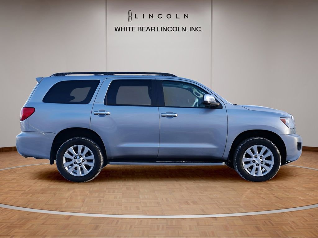 Used 2017 Toyota Sequoia Platinum AWD/4WD image 4