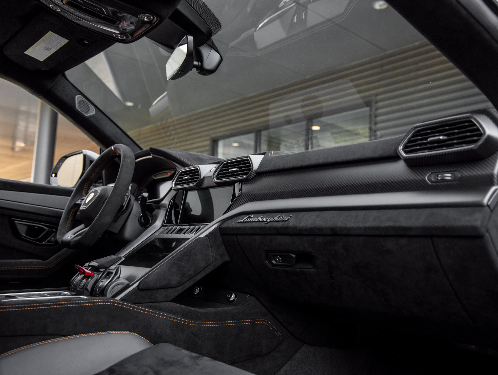 Used 2024 Lamborghini Urus Performante AWD/4WD image 62
