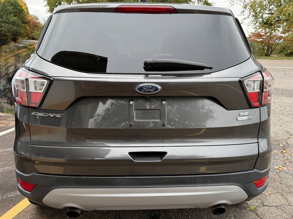 Used 2017 Ford Escape SE image 11