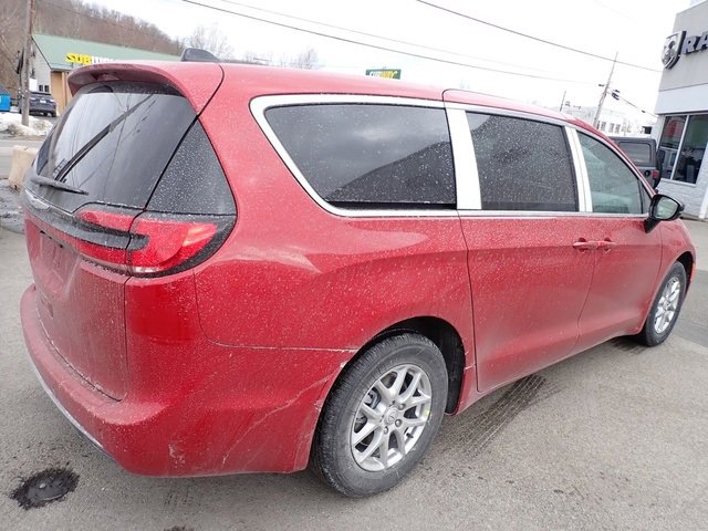 New 2026 Chrysler Pacifica Select image 7