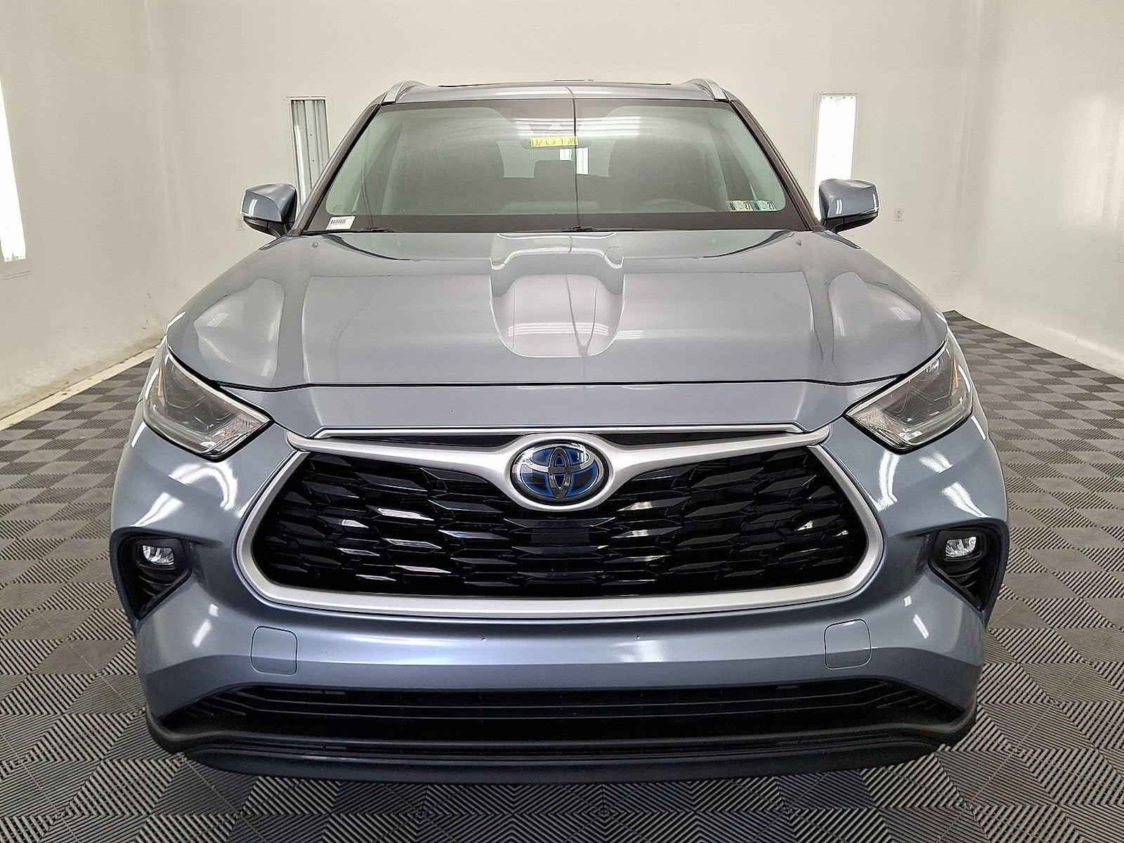 Used 2021 Toyota Highlander XLE AWD/4WD image 21