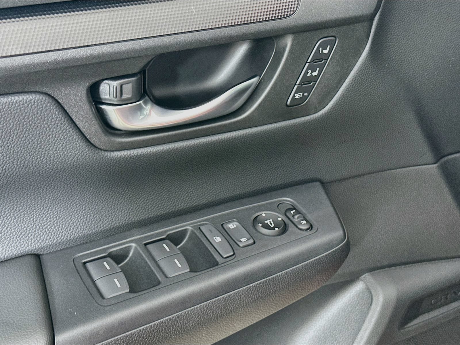 Used 2025 Honda CR-V Sport-L image 17