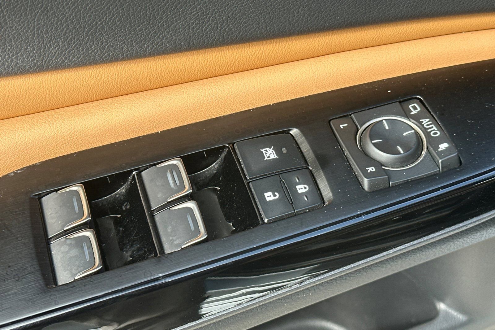 Used 2022 Lexus ES 300h w/ Premium Package FWD image 13