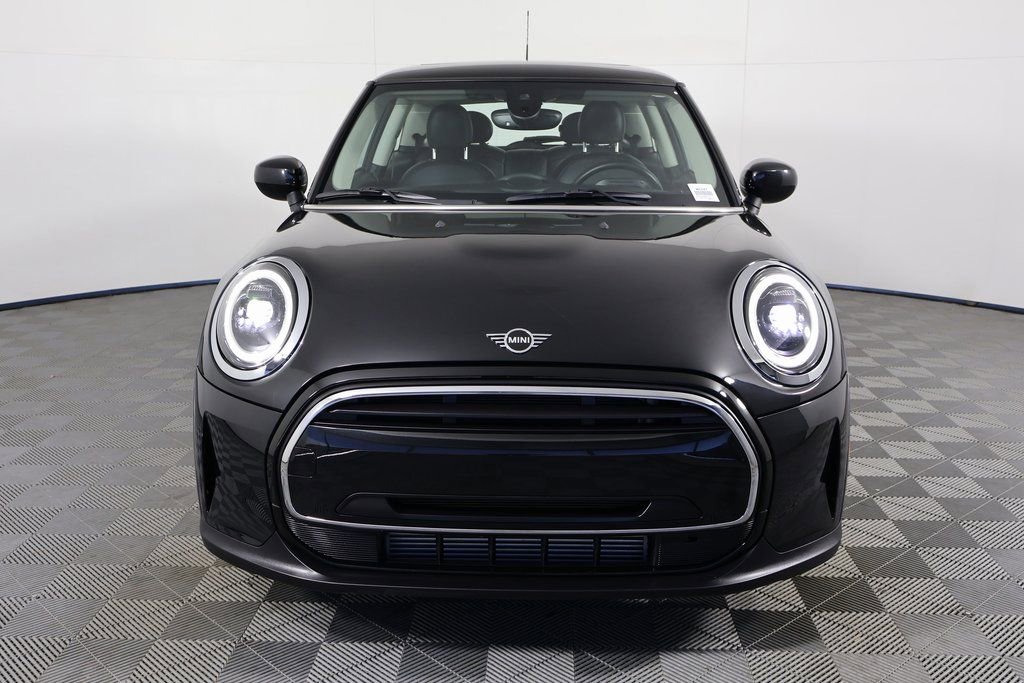Used 2023 MINI Cooper 2-Door Hardtop image 2