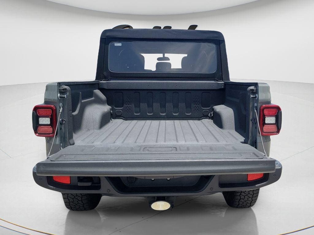 Used 2022 Jeep Gladiator Sport AWD/4WD image 9