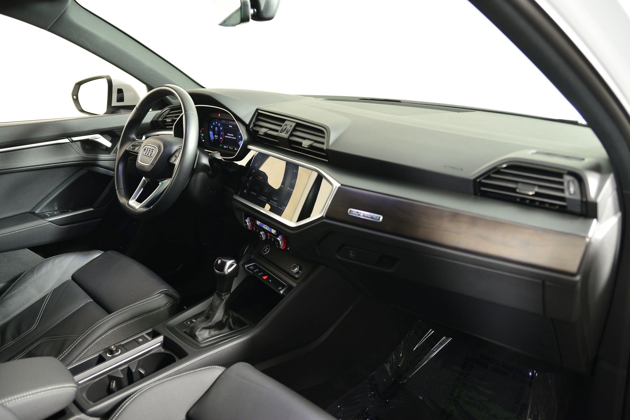 Certified 2023 Audi Q3 2.0T Premium w/ Black Optic Sport Package image 21