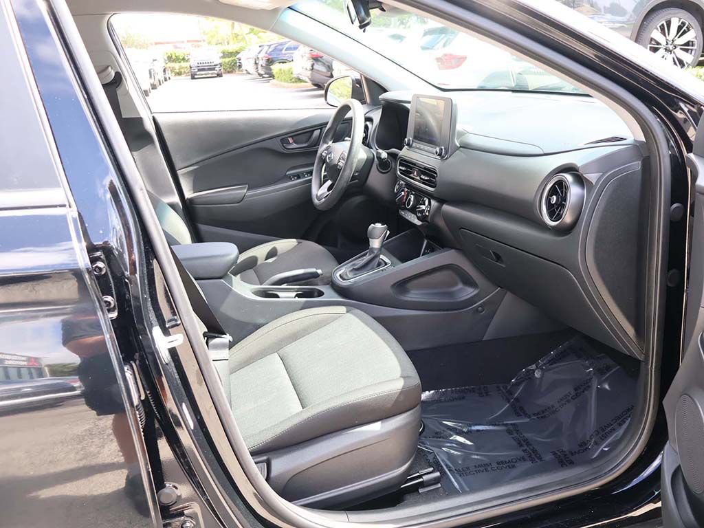 Used 2023 Hyundai Kona SEL w/ Cargo Package AWD/4WD image 28