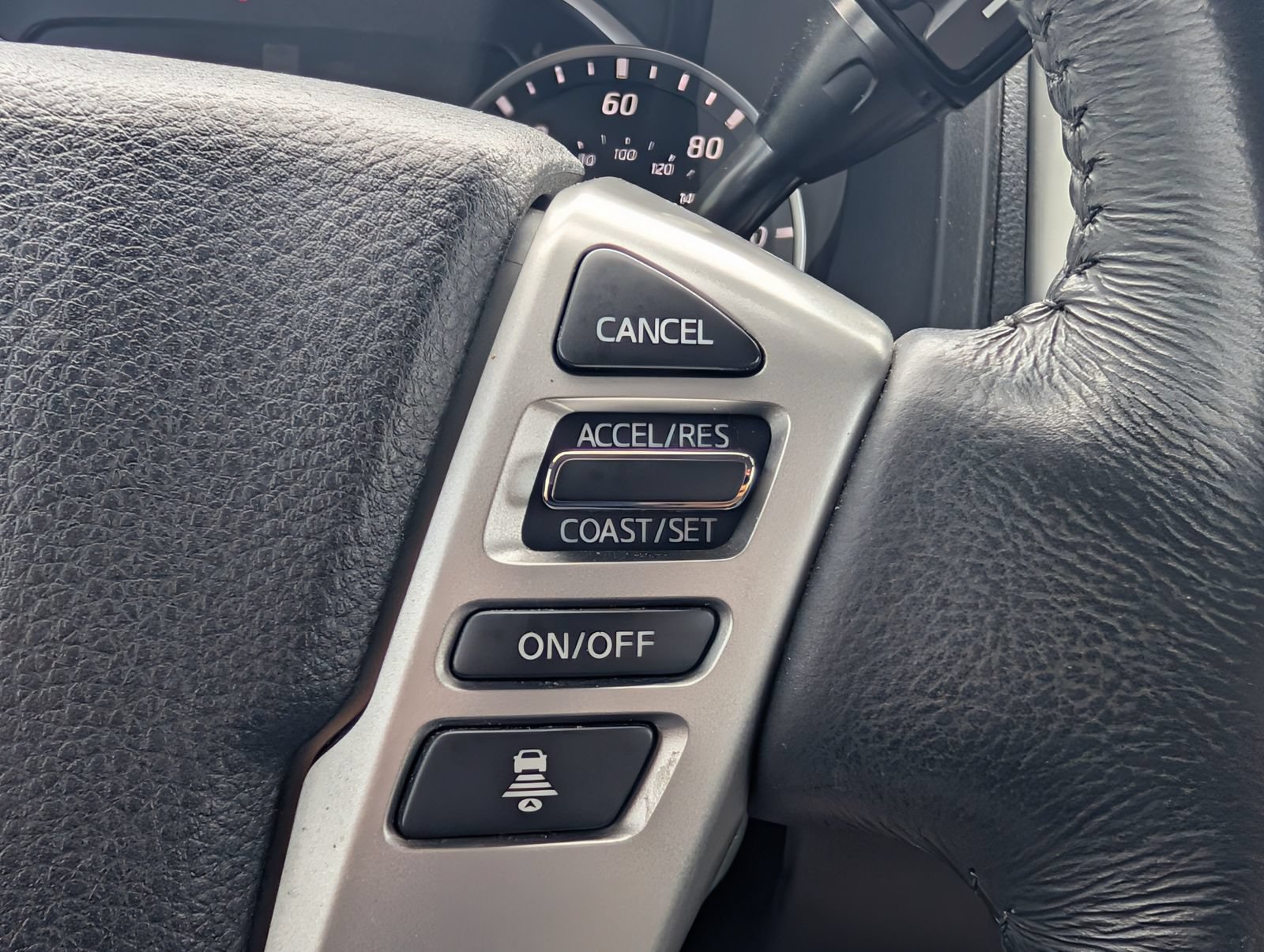 Used 2021 Nissan Titan SV w/ SV Convenience Package RWD image 23
