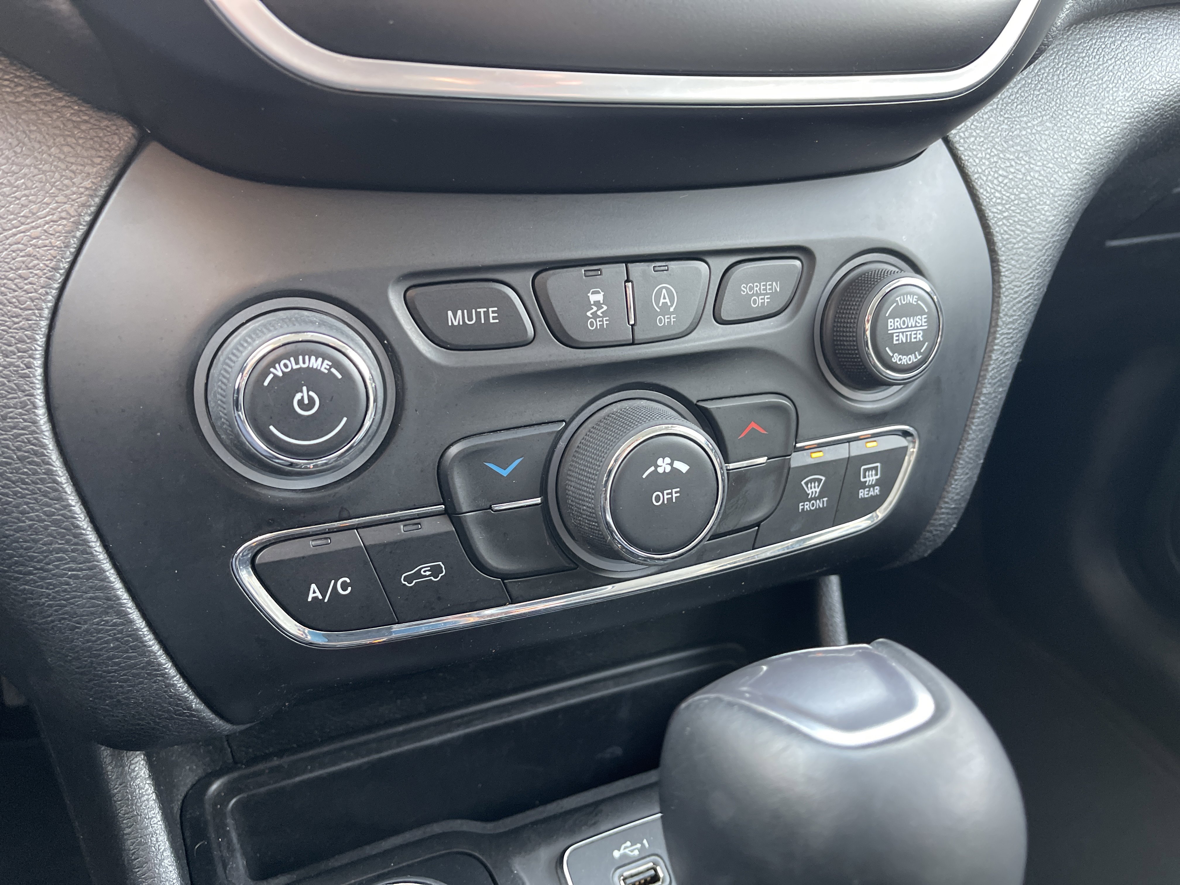 Used 2021 Jeep Cherokee Latitude Lux image 20