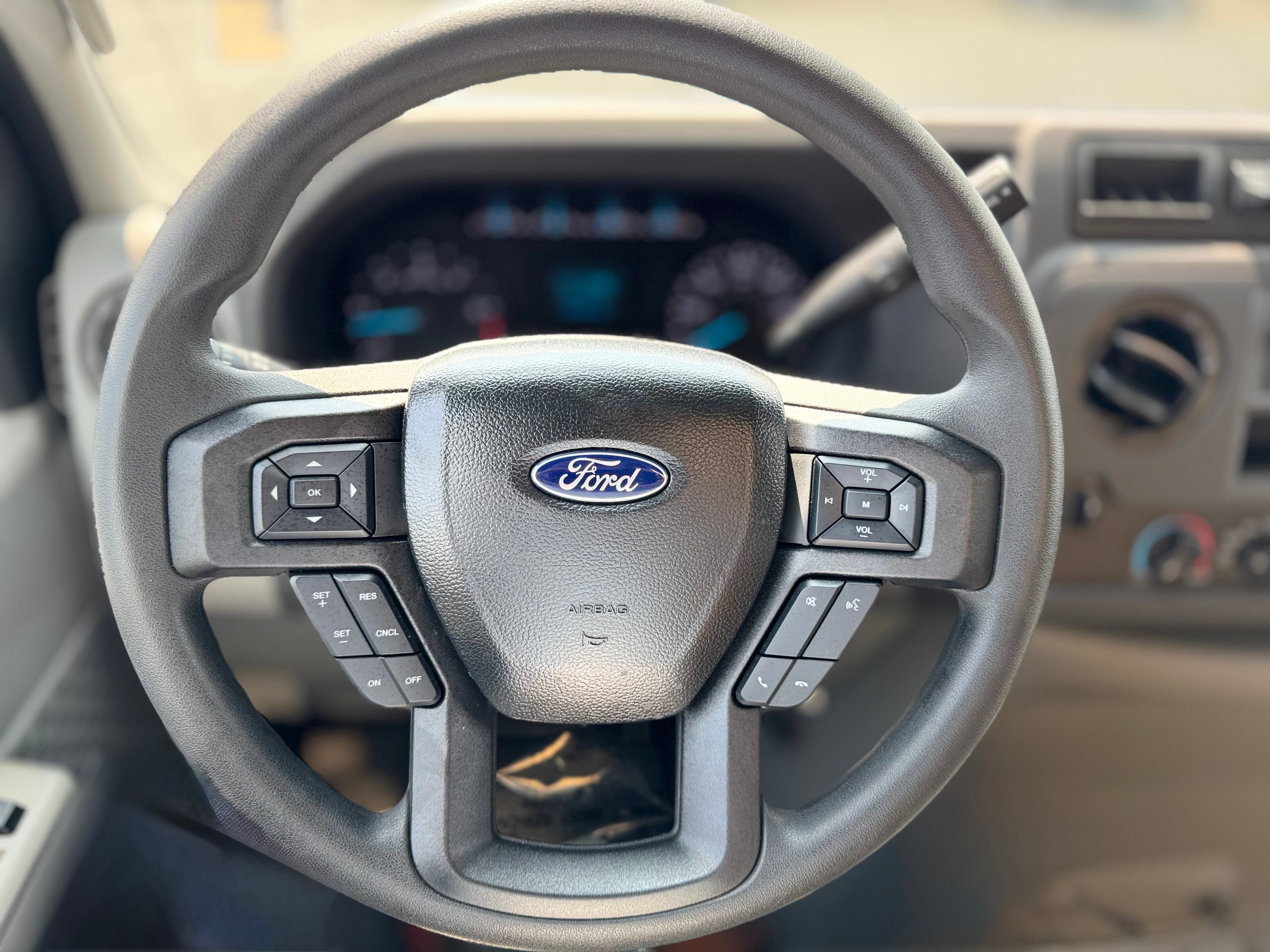 Used 2023 Ford E-450 and Econoline 450 Super Duty w/ Power Windows & Locks Group RWD image 39