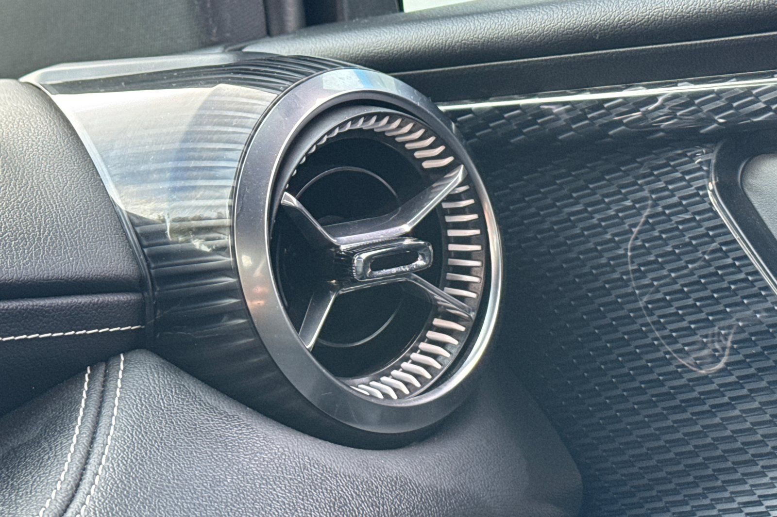 Used 2024 Chevrolet Blazer EV LT image 29