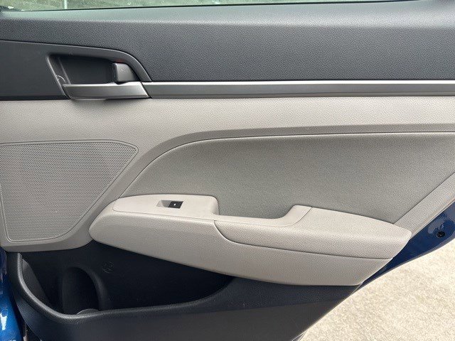 Used 2017 Hyundai Elantra SE image 15