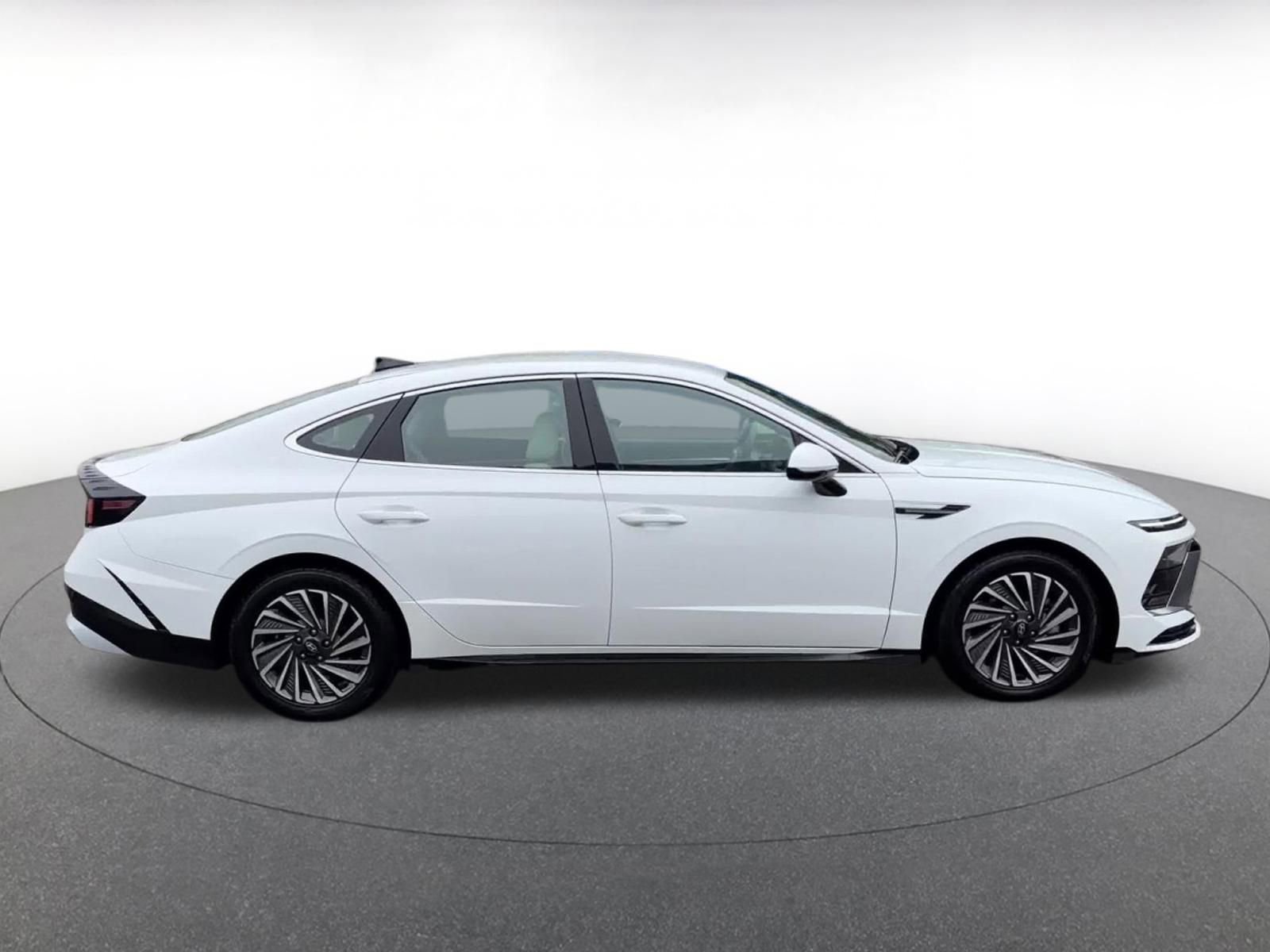 Used 2025 Hyundai Sonata SEL FWD image 16