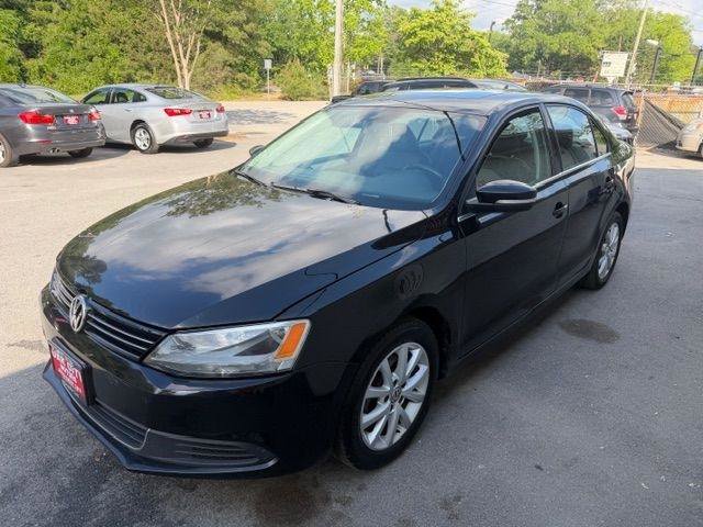Used 2013 Volkswagen Jetta SE FWD image 2
