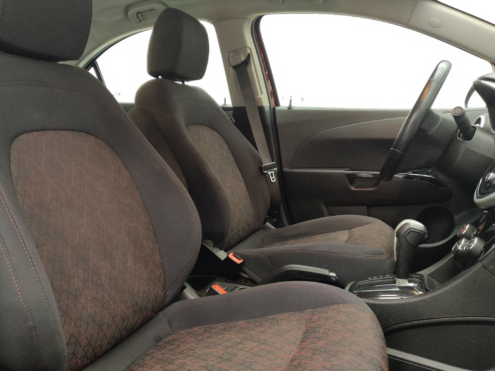 Used 2020 Chevrolet Sonic LT w/ Convenience Package FWD image 21
