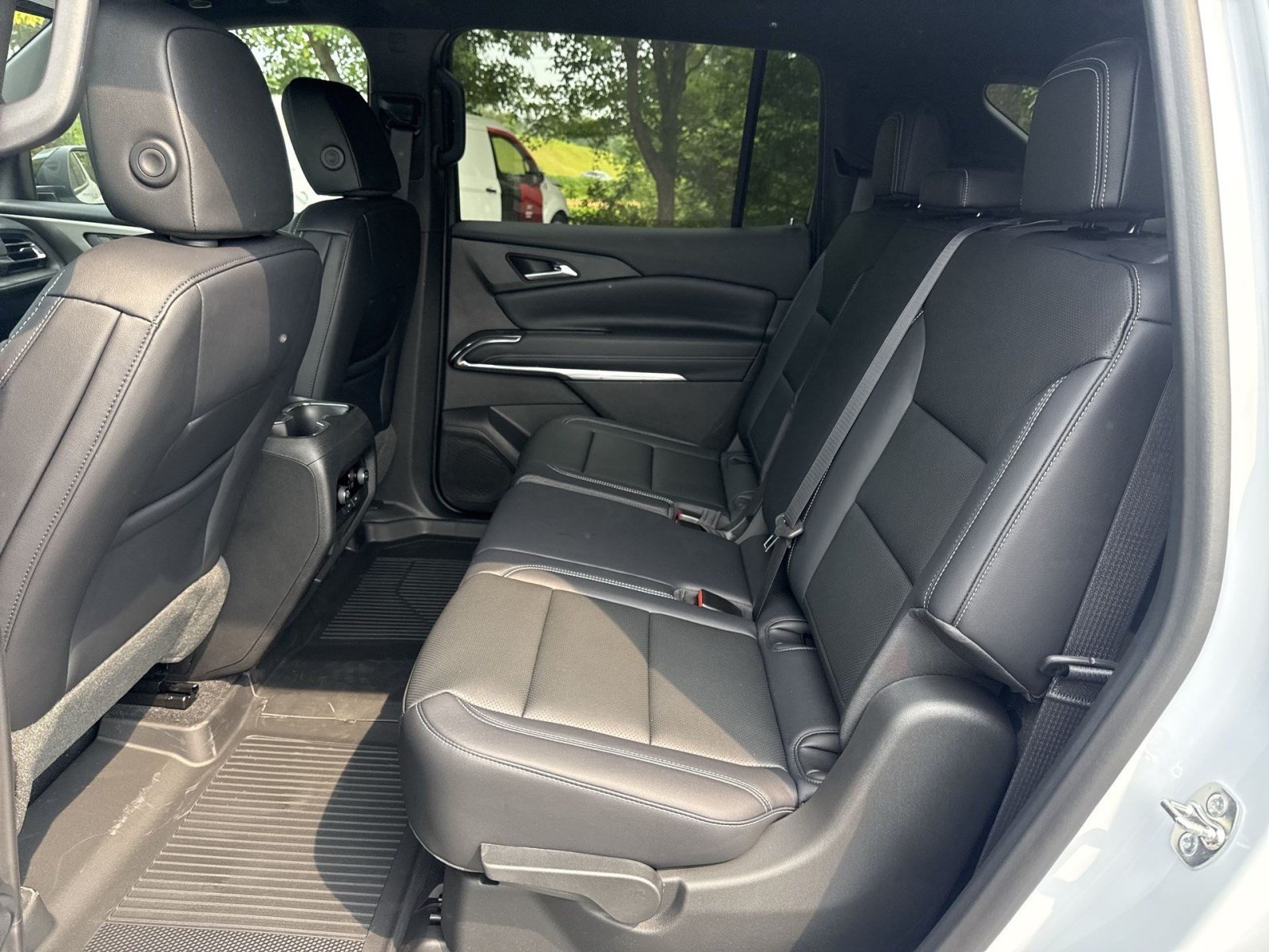 New 2026 Chevrolet Traverse LT w/ Driver Confidence Package AWD/4WD image 18