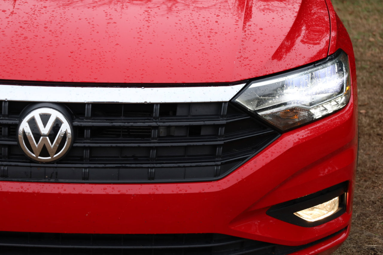 Used 2020 Volkswagen Jetta R-Line w/ R-Line Cold Weather Package image 18