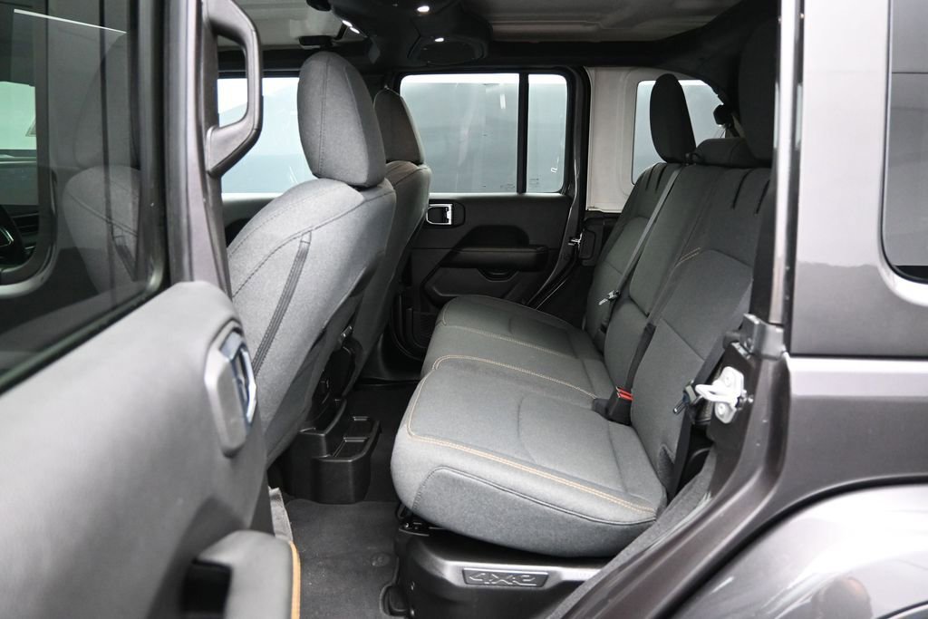 Used 2025 Jeep Wrangler Unlimited Sahara w/ Safety Group AWD/4WD image 25