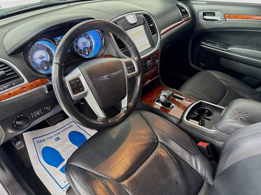 Used 2014 Chrysler 300 RWD image 10