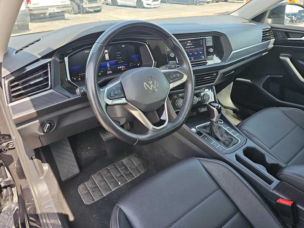 Used 2024 Volkswagen Jetta SE FWD image 15