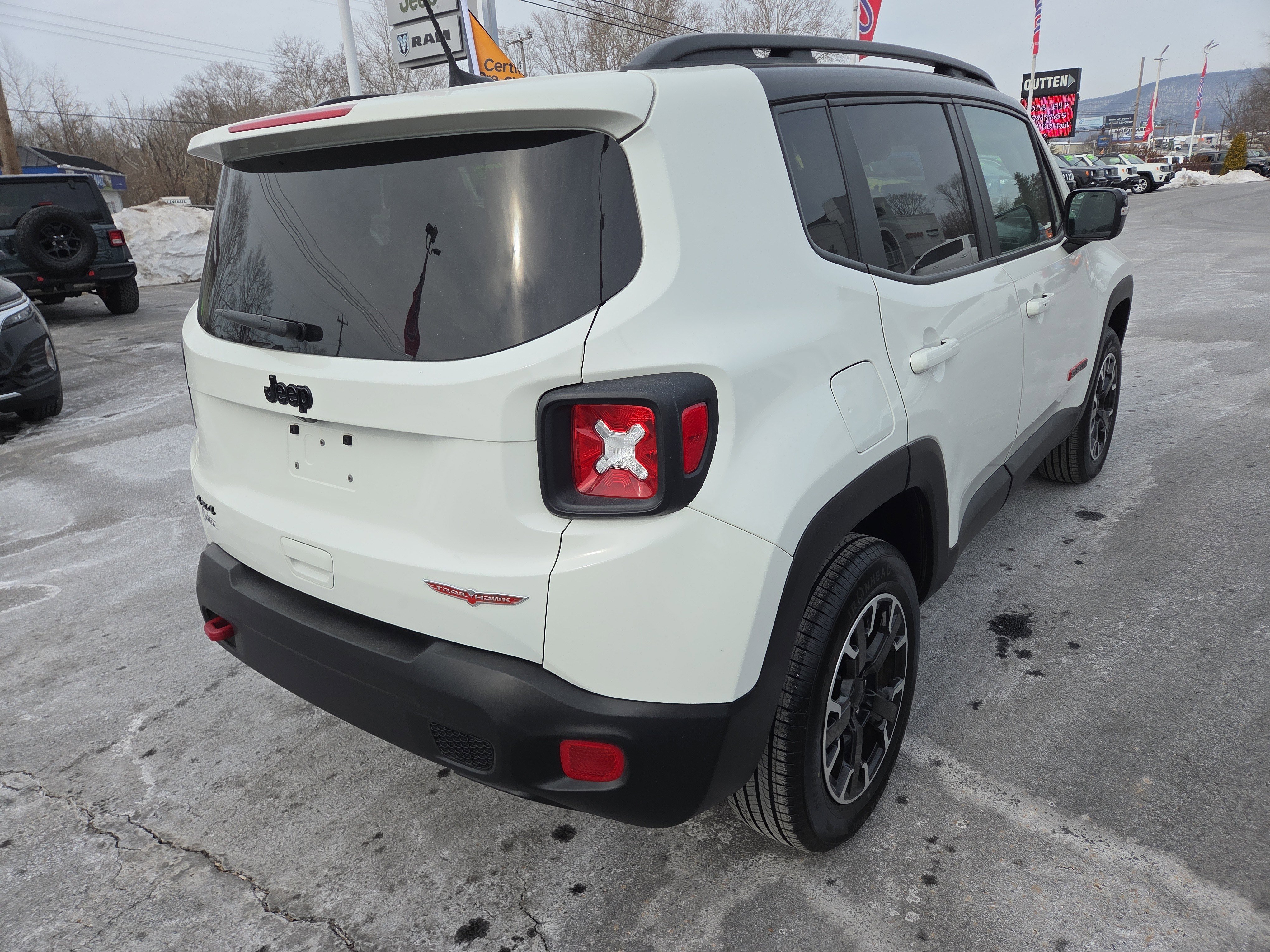Certified 2023 Jeep Renegade Trailhawk AWD/4WD image 3