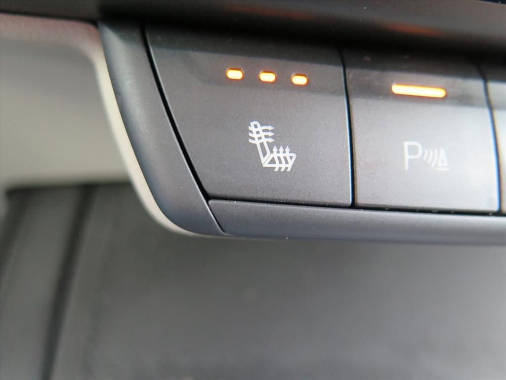 Used 2020 Cadillac XT4 Premium Luxury w/ Cold Weather Package image 13