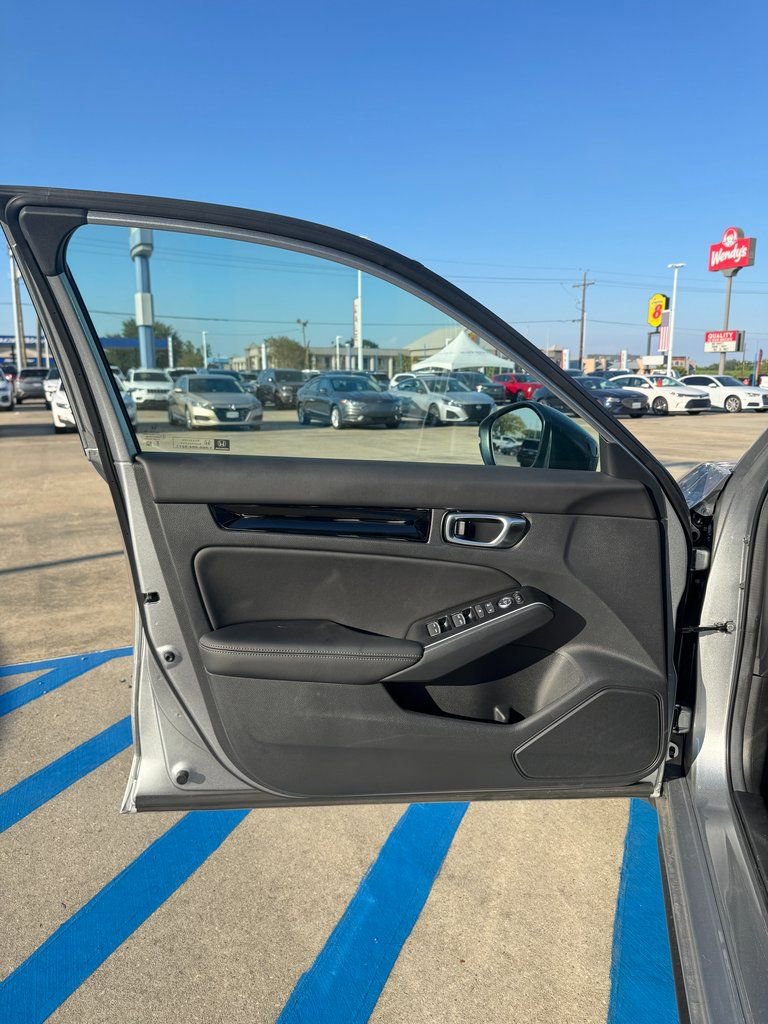 Used 2025 Honda Civic Sport Touring image 8