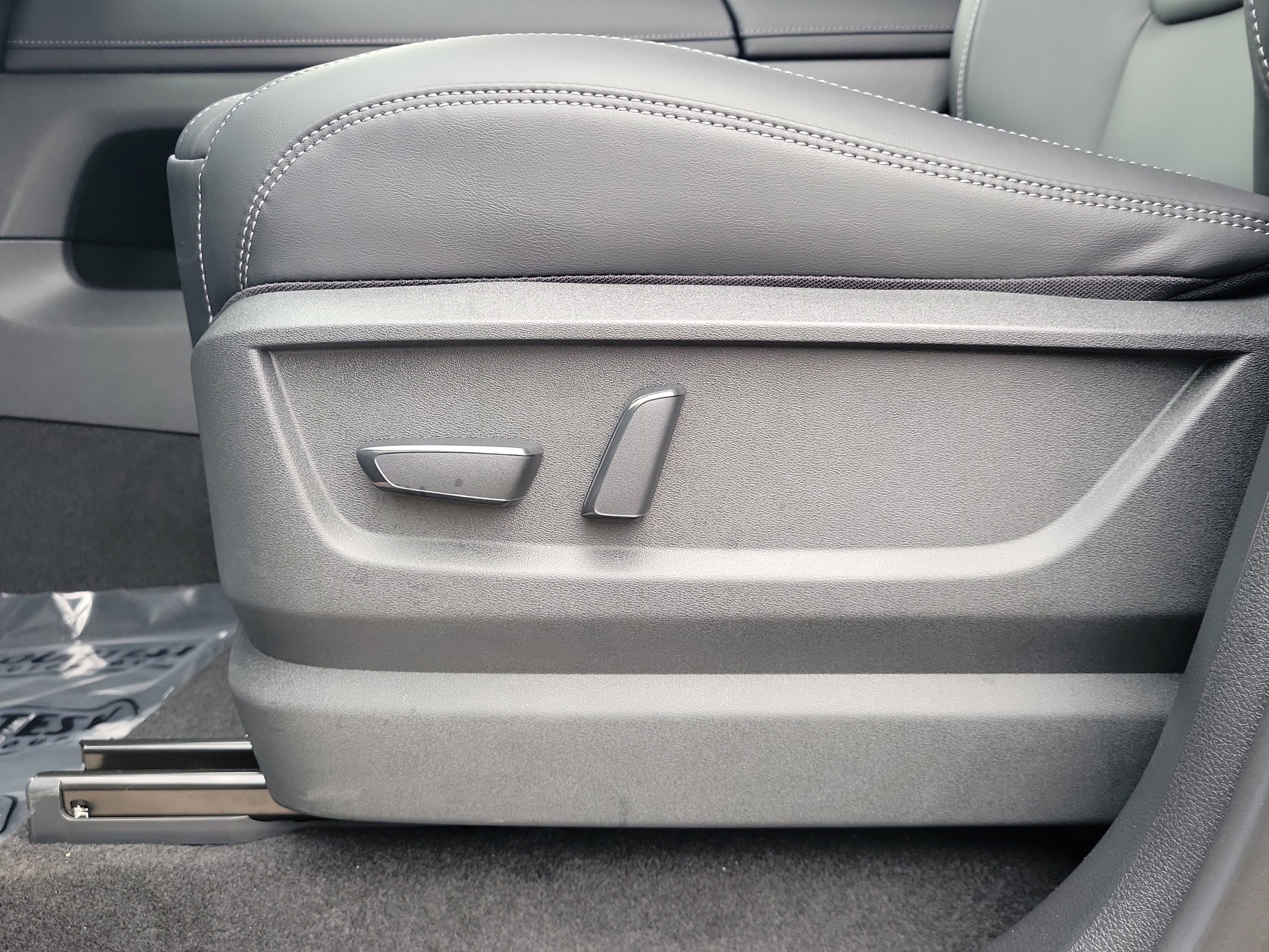 New 2026 Nissan Armada SV image 20