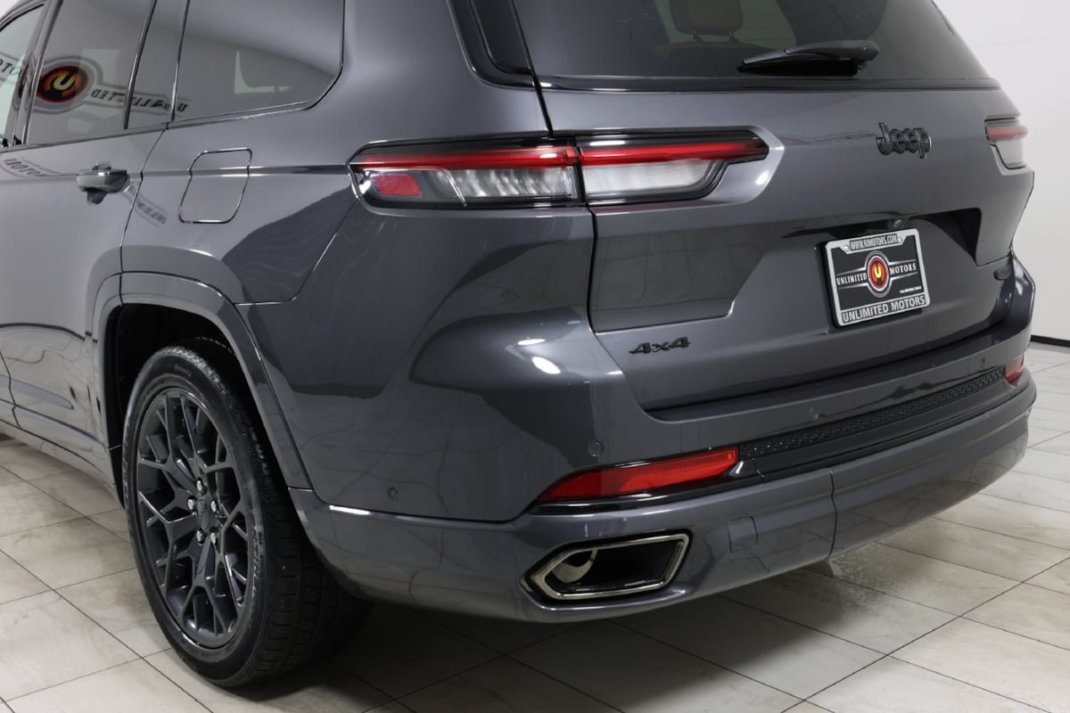 Used 2025 Jeep Grand Cherokee L Summit AWD/4WD image 46