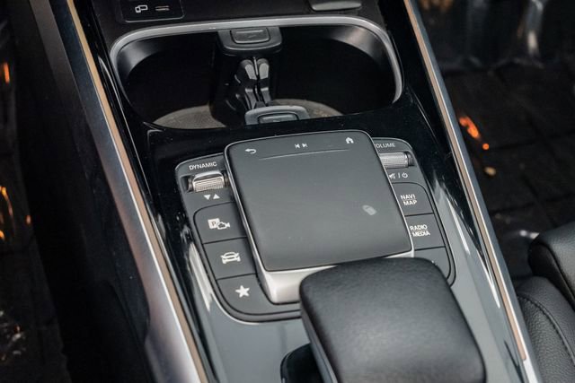 Used 2023 Mercedes-Benz GLB 250 4MATIC w/ Premium Package image 23