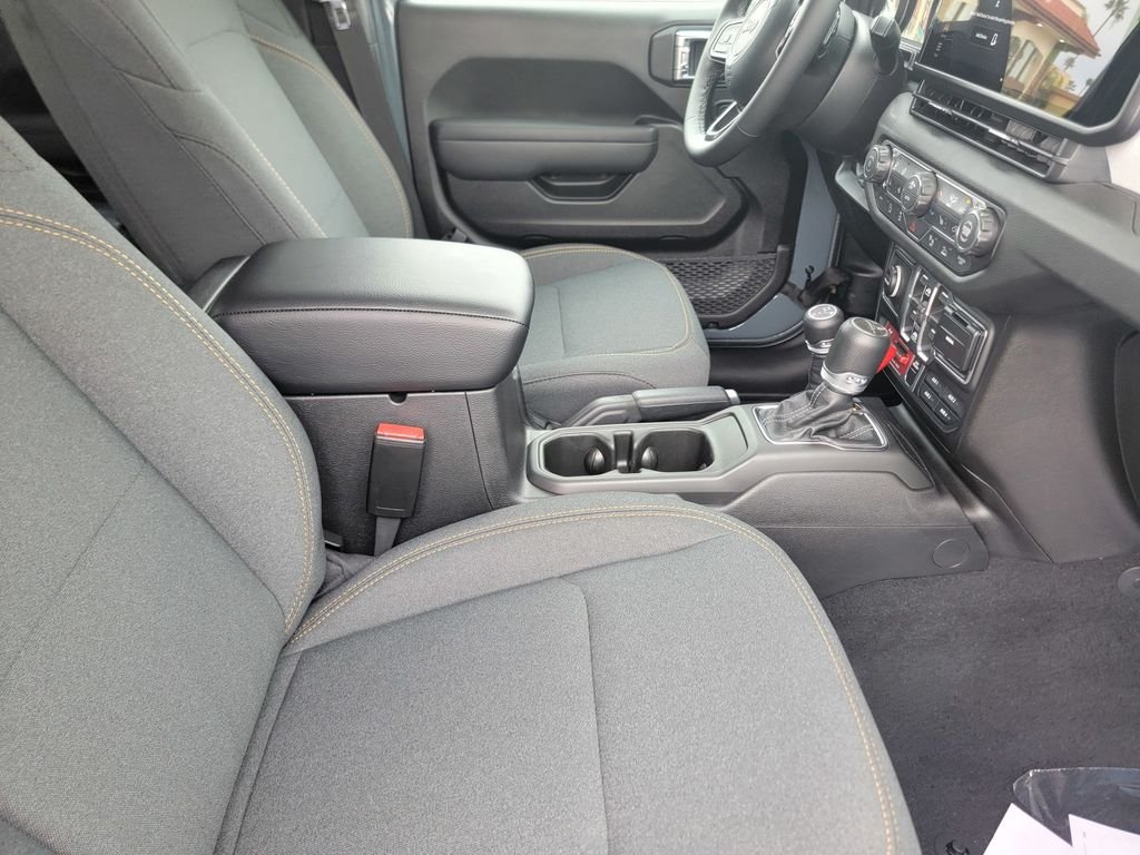 New 2026 Jeep Gladiator Sport AWD/4WD image 11