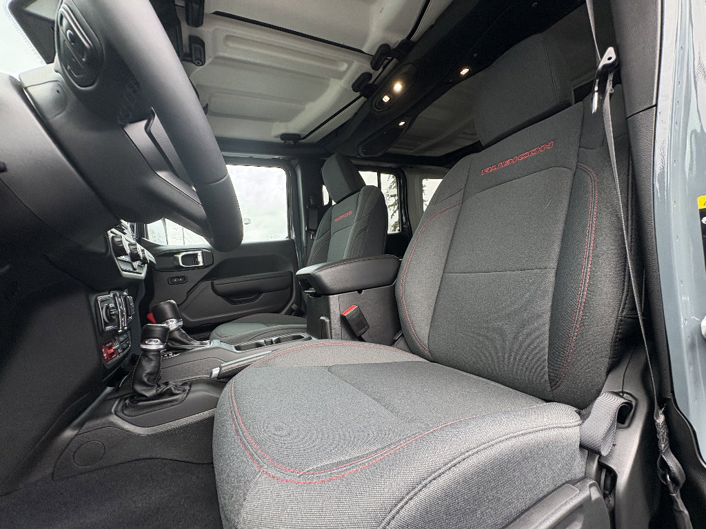 Used 2025 Jeep Wrangler Unlimited Rubicon w/ Steel Bumper Group image 16