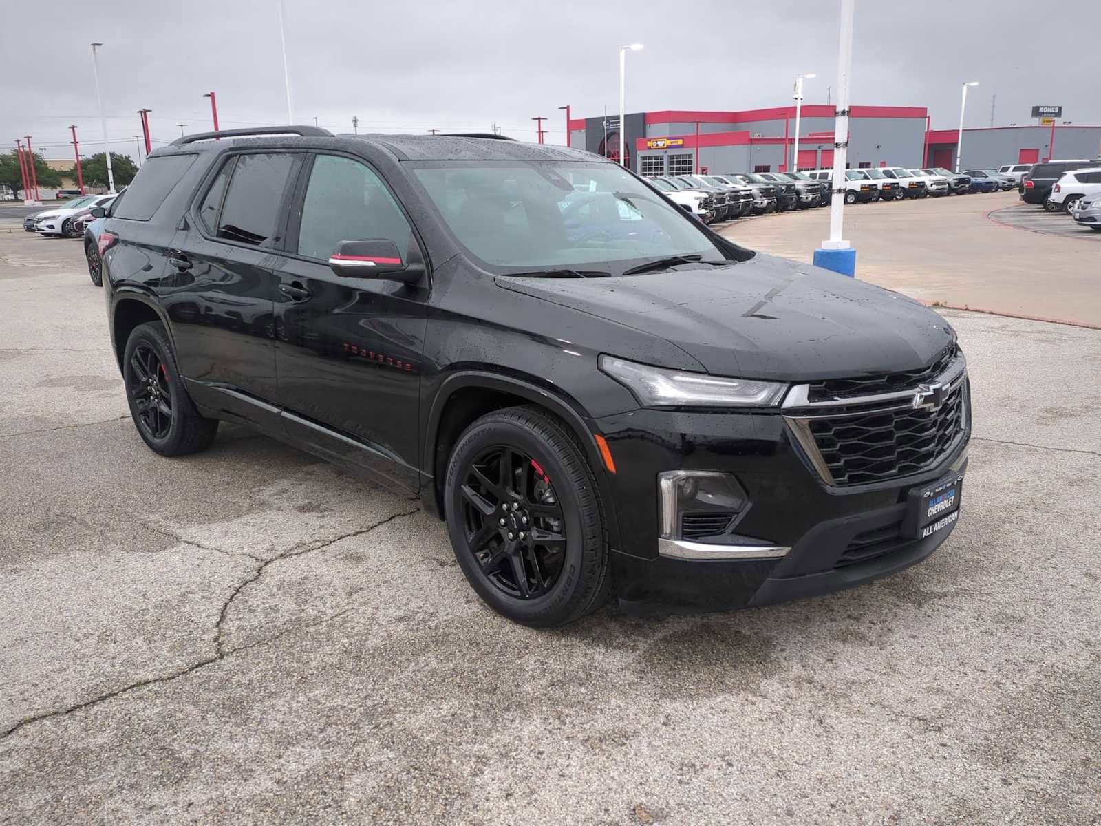 Used 2023 Chevrolet Traverse Premier w/ Redline Edition AWD/4WD image 2