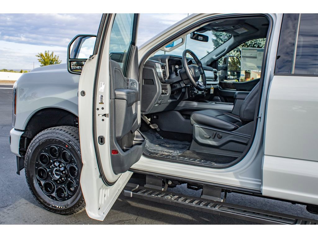 New 2026 Ford F350 Lariat image 17