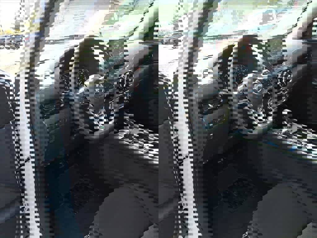 Used 2025 Nissan Sentra SV w/ All-Weather Package image 17