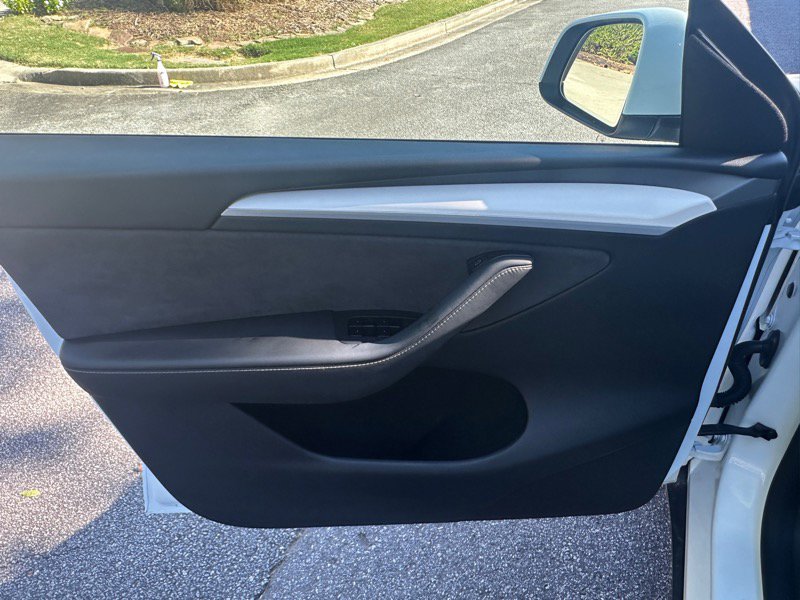 Used 2025 Tesla Model Y Long Range image 62