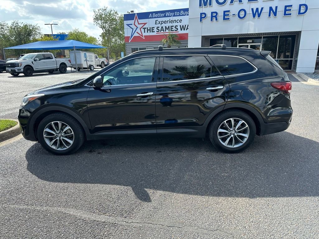 Used 2017 Hyundai Santa Fe SE FWD image 3