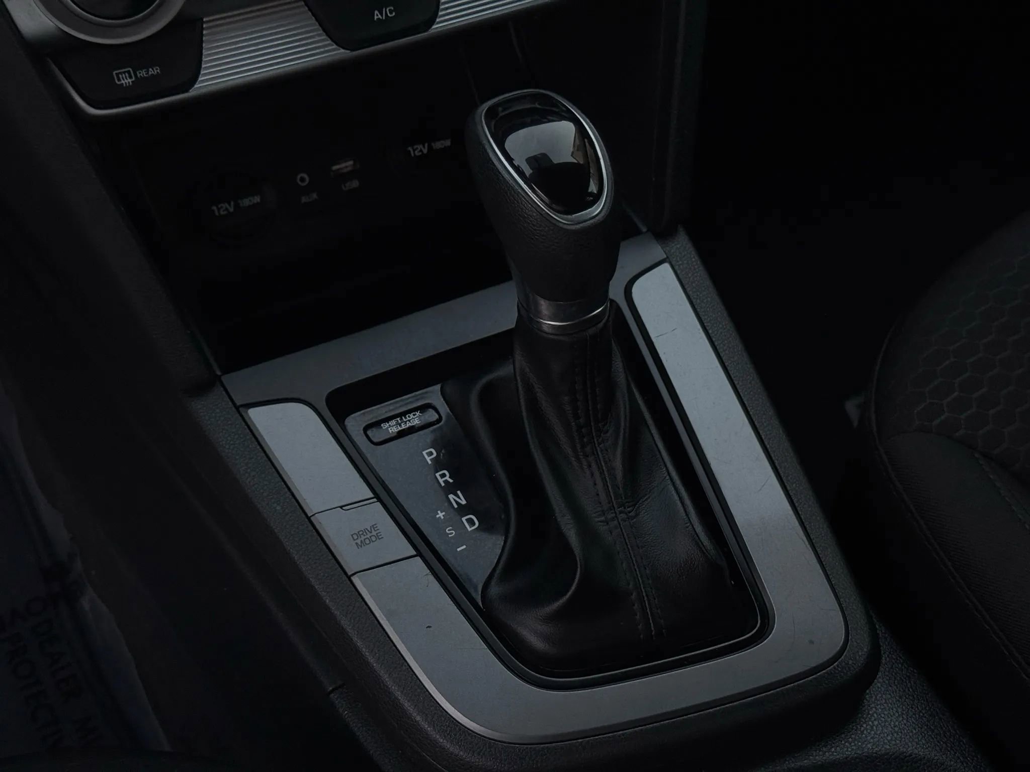 Used 2019 Hyundai Elantra SE image 31