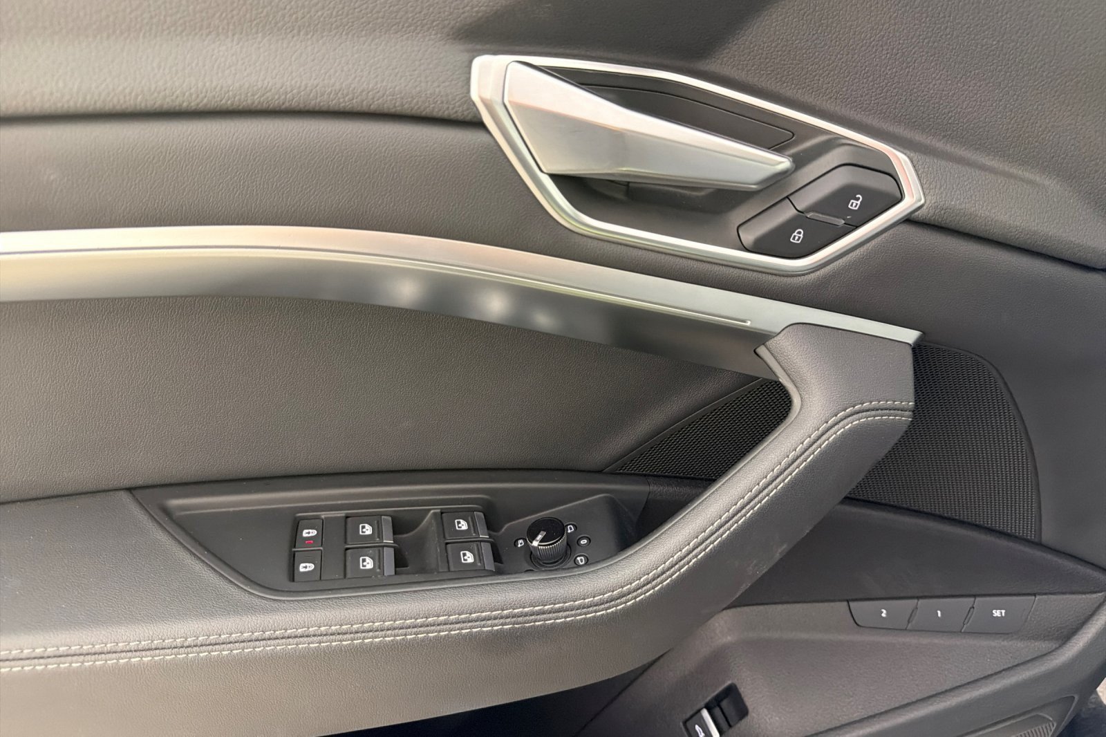 Used 2022 Audi e-tron Premium AWD/4WD image 10