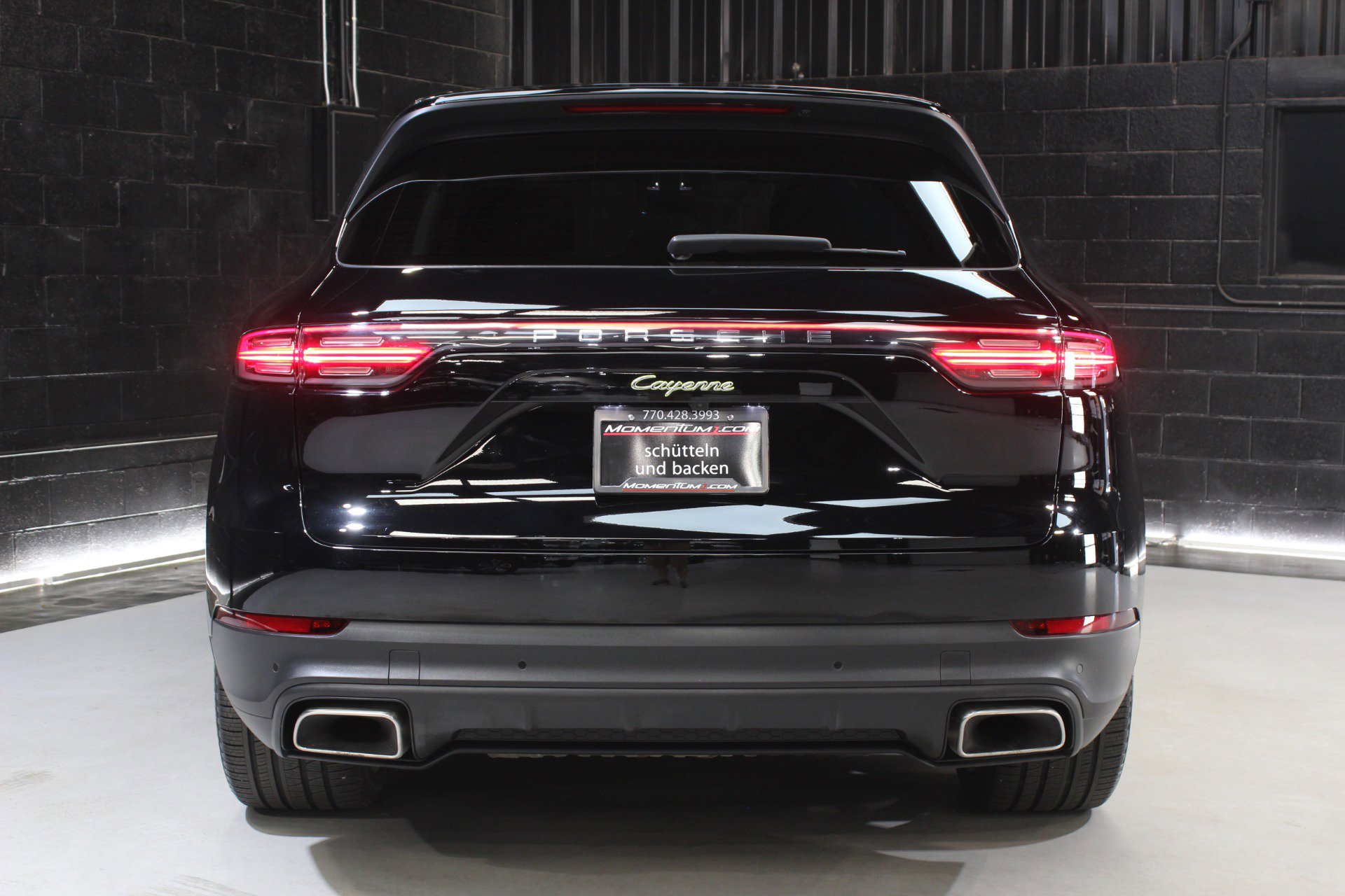 Used 2022 Porsche Cayenne E-Hybrid w/ Premium Package image 9