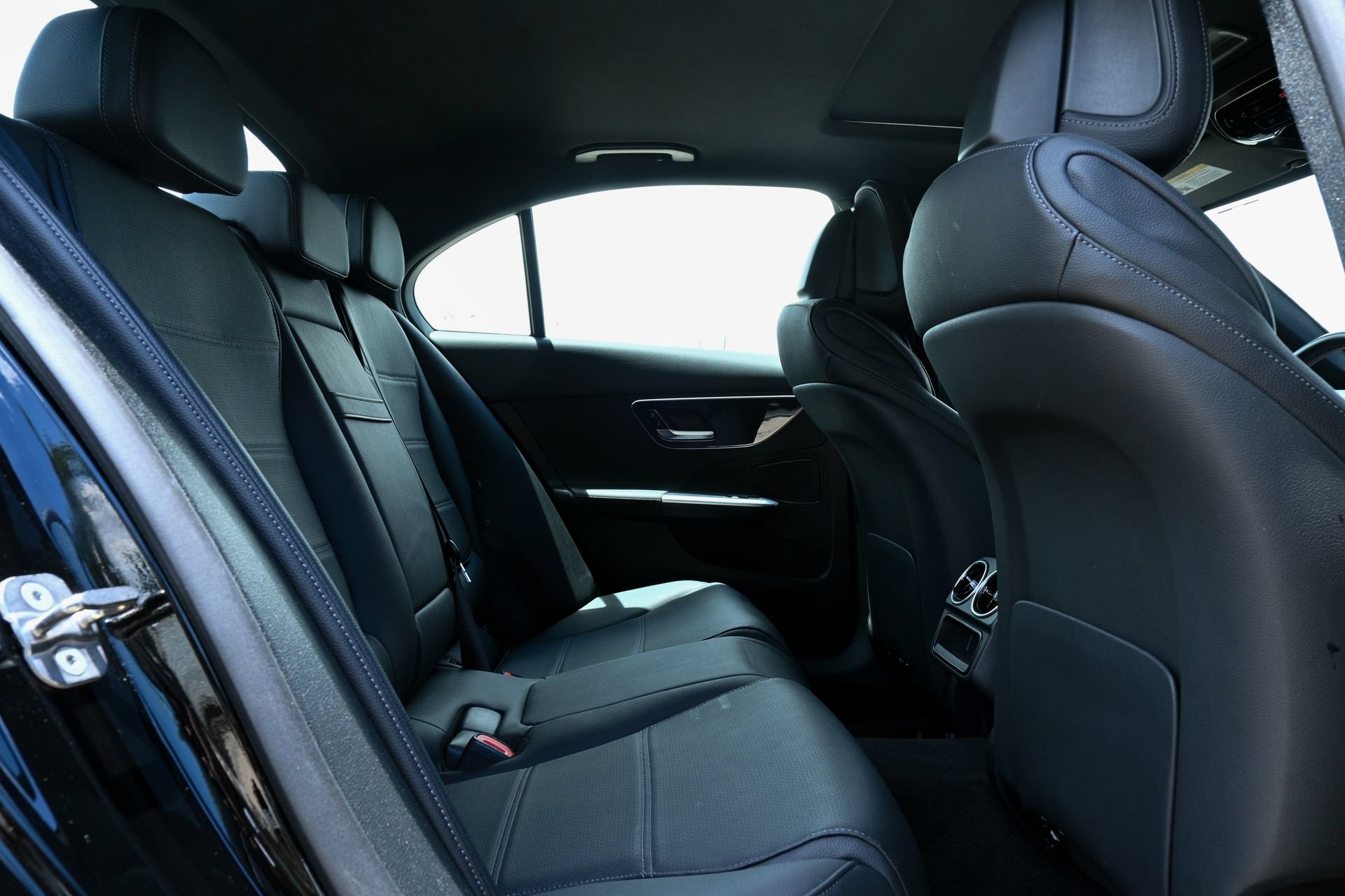 Used 2025 Mercedes-Benz C 300 Sedan image 21