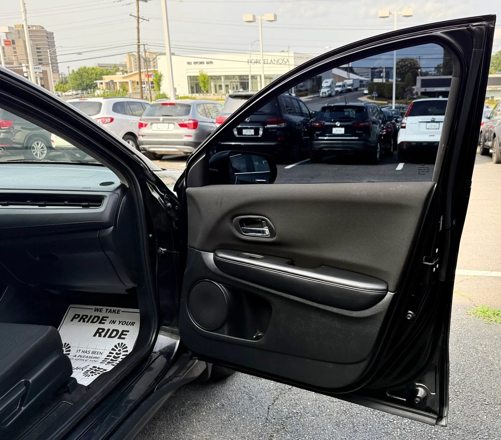 Used 2016 Honda HR-V LX image 30