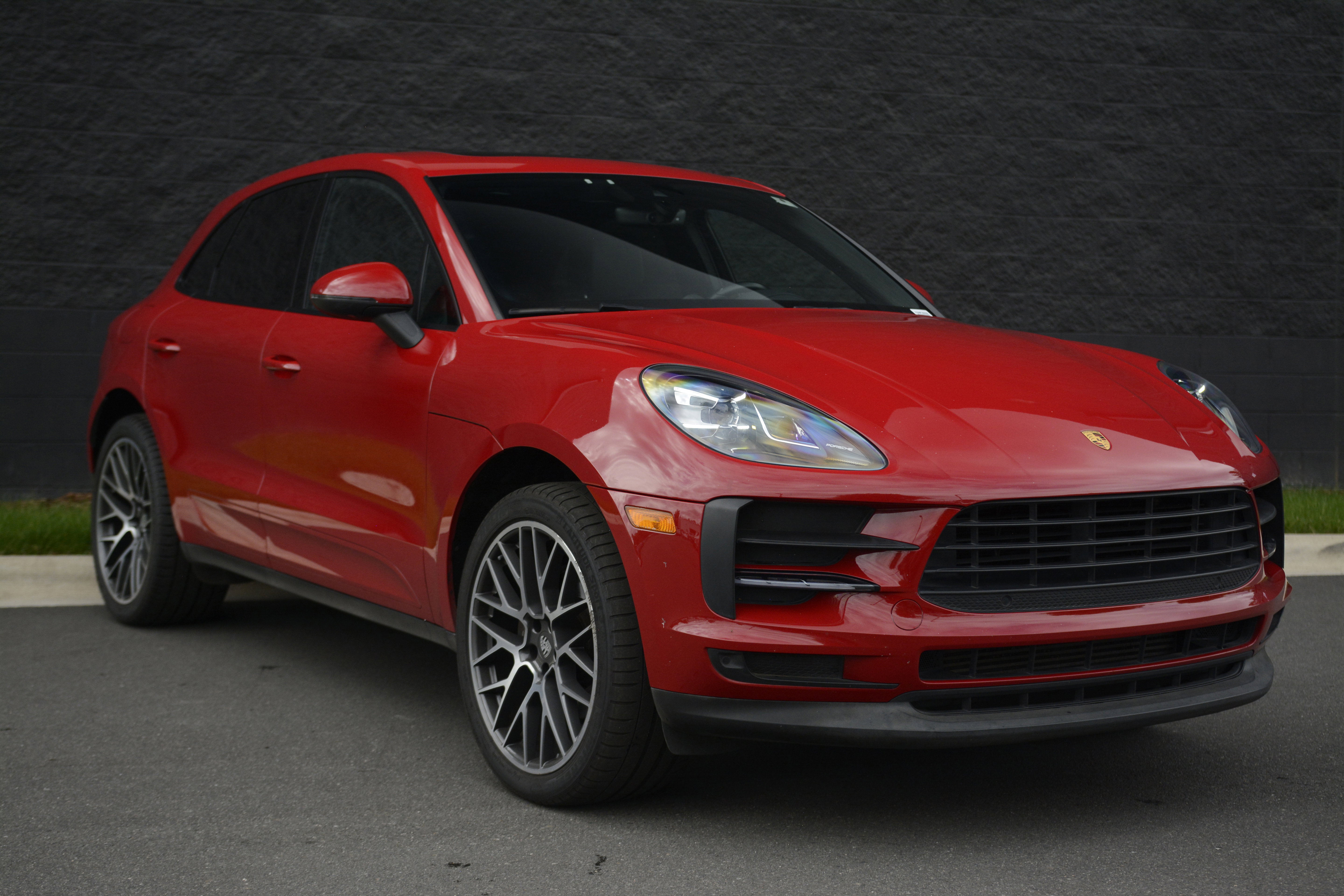 Certified 2020 Porsche Macan AWD/4WD image 9