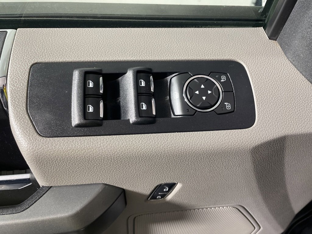 Used 2016 Ford F150 XLT image 9